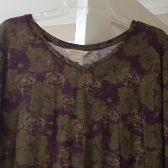 Shirt - Picture 2 of 4